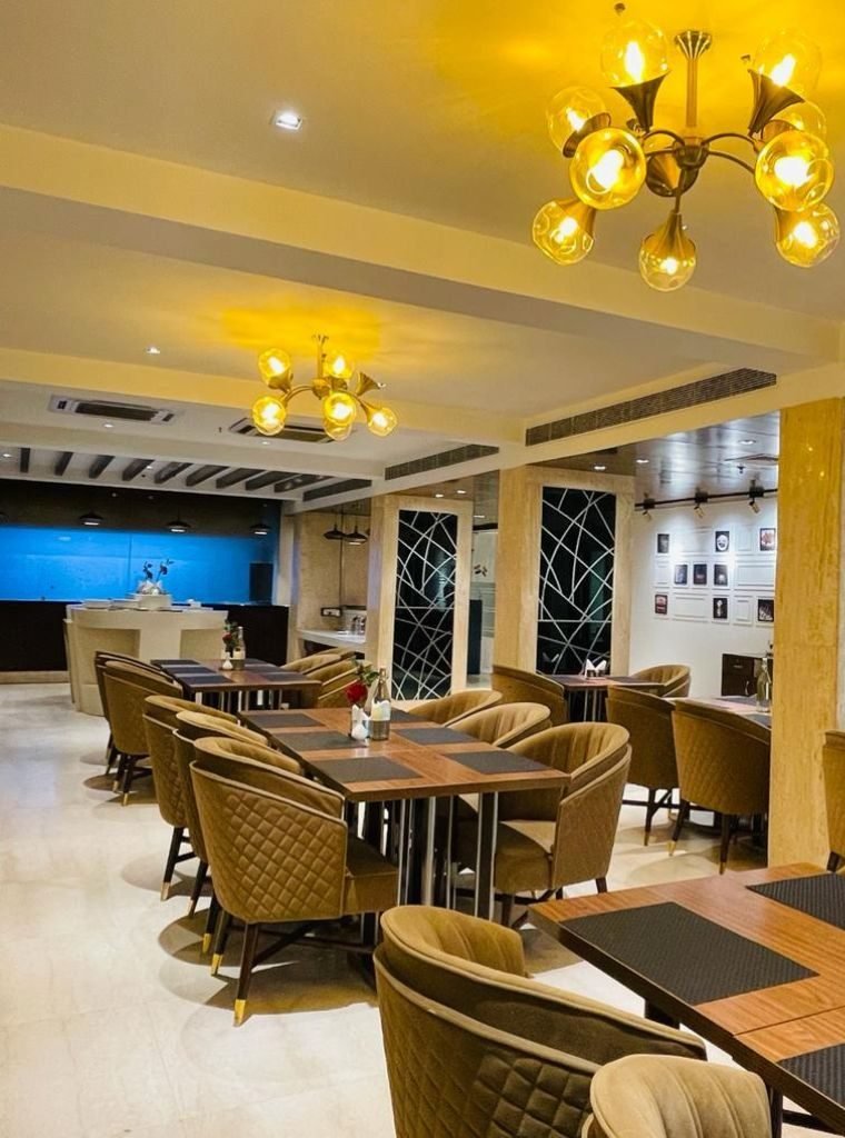 restaurant-1.jpg